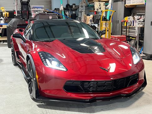 Used 2015 Chevrolet Corvette Z06 w/ Z07 Performance Package RWD image 5