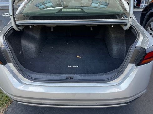Used 2023 Nissan Altima 2.5 SV FWD image 14