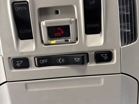 Used 2021 Toyota Highlander Limited AWD/4WD image 22