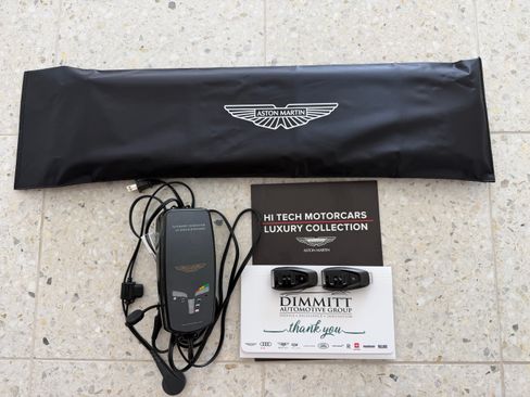 Used 2025 Aston Martin Vanquish RWD image 31