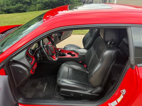 Used 2015 Dodge Challenger R/T Plus RWD image 14