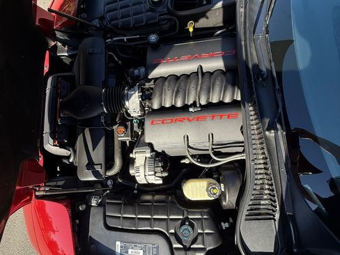 Used 1998 Chevrolet Corvette Coupe RWD image 12