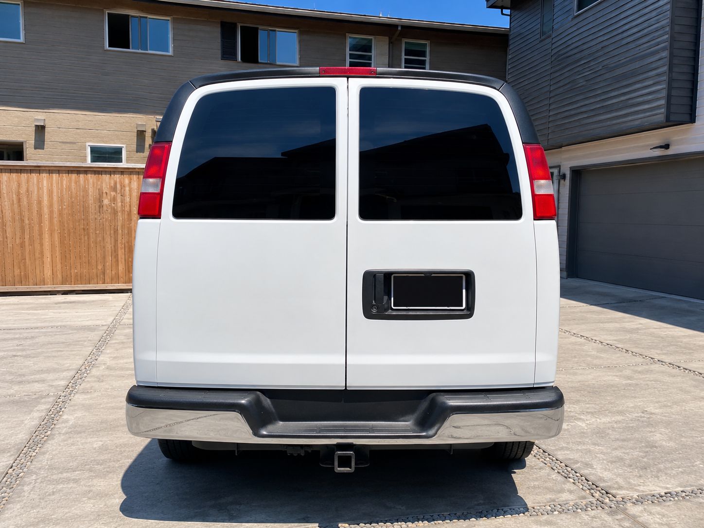 Used 2017 Chevrolet Express 3500 LT w/ LT Preferred Equipment Group RWD image 5