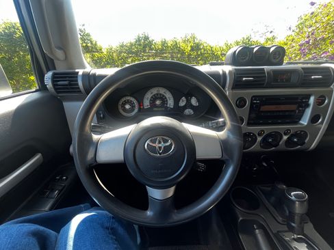 Used 2009 Toyota FJ Cruiser 4WD image 14