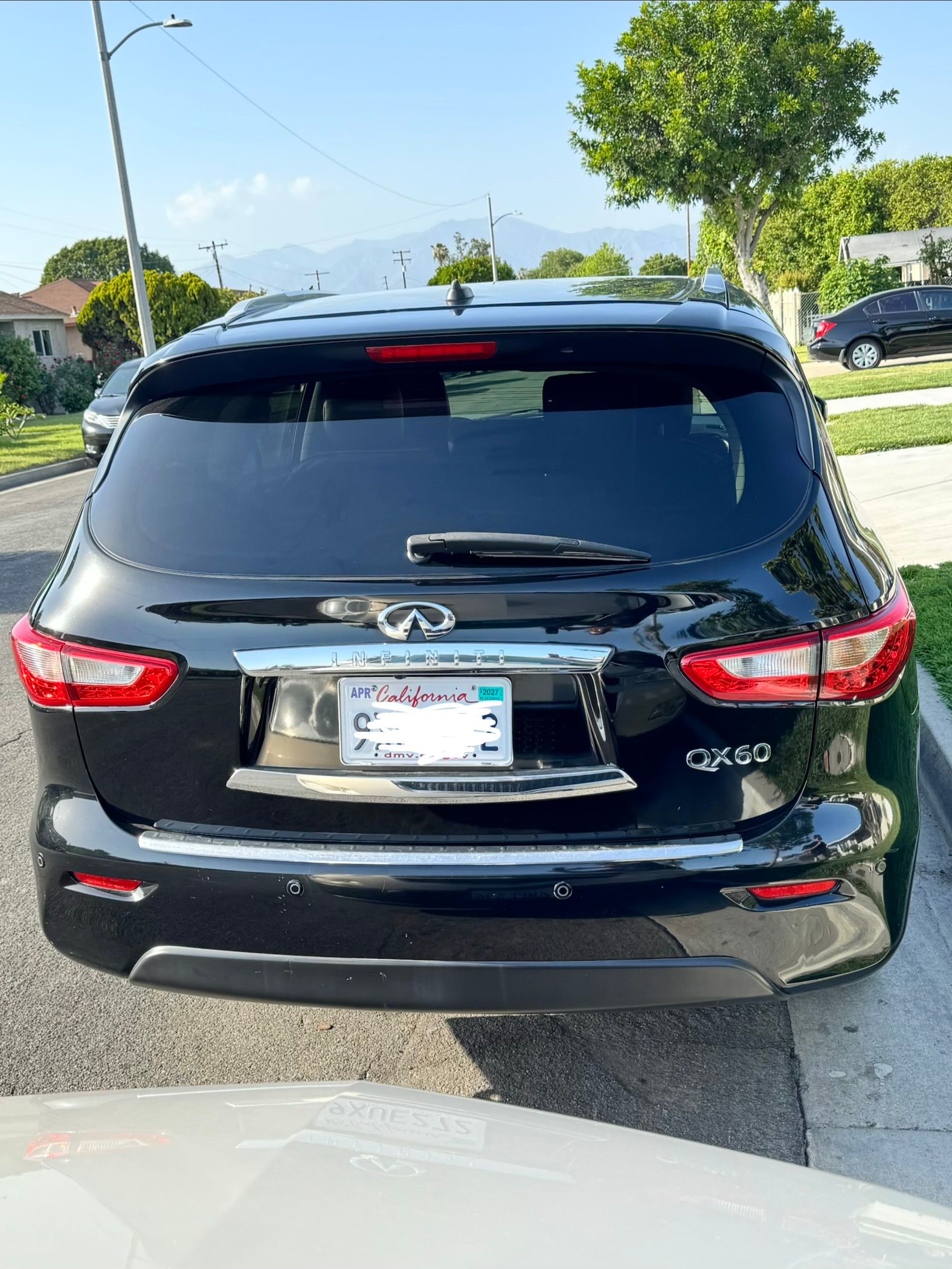 Used 2015 INFINITI QX60 FWD w/ Premium Plus Package image 2