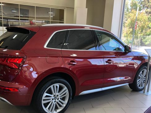 Used 2019 Audi Q5 2.0T Premium Plus w/ Premium Plus Package image 1