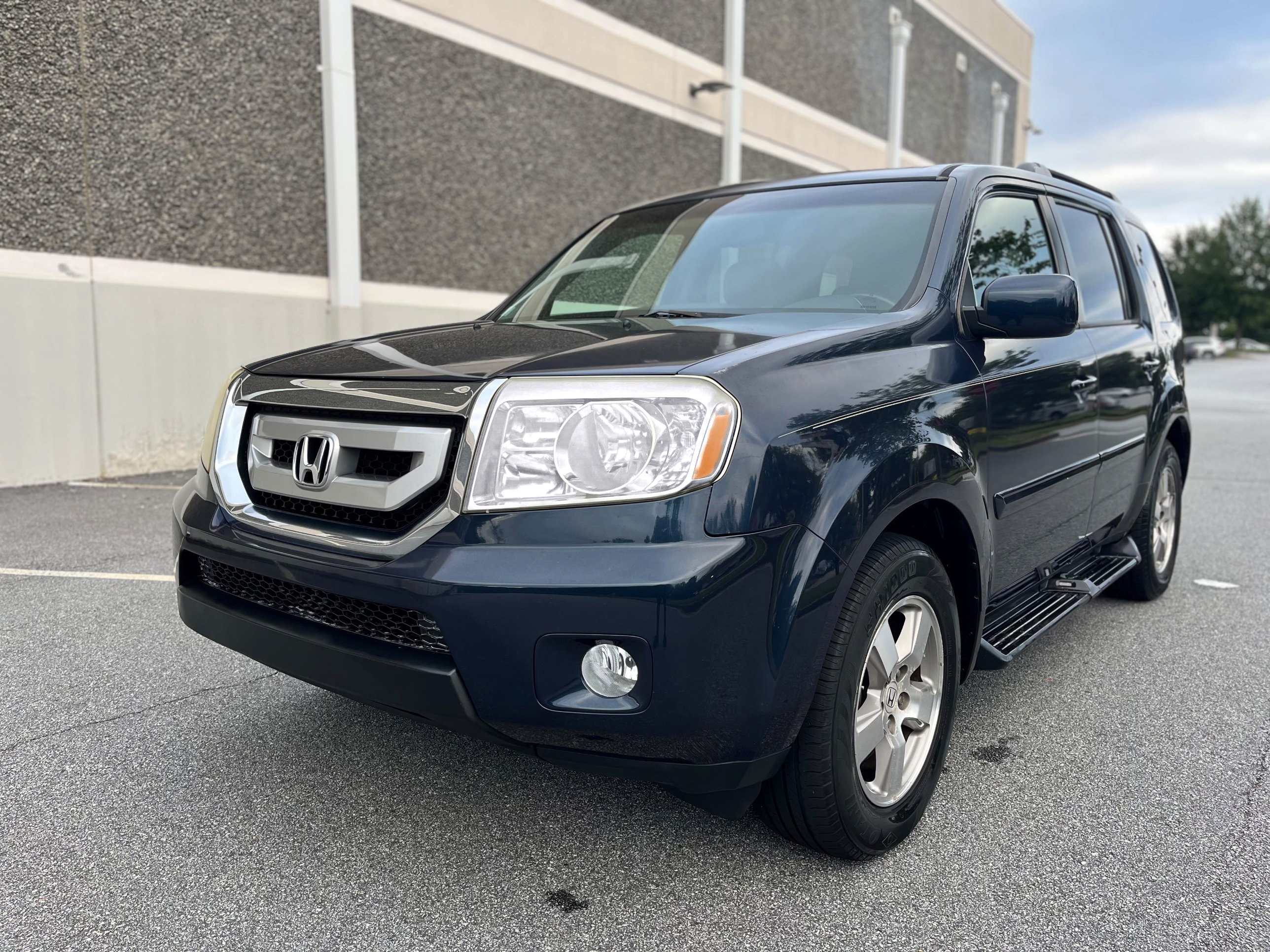 Used 2011 Honda Pilot EX-L image 2