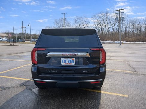 Used 2022 GMC Yukon SLT w/ SLT Premium Package image 4
