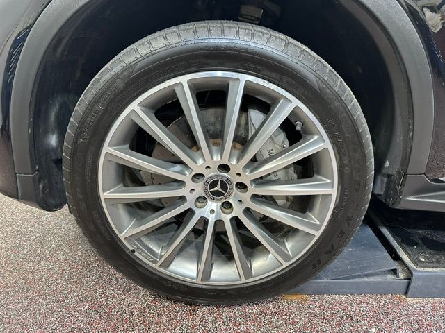 Used 2019 Mercedes-Benz GLC 300 4MATIC Coupe image 18