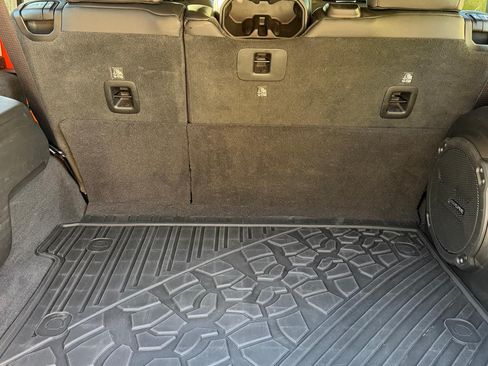 Used 2025 Jeep Wrangler Unlimited Rubicon image 6