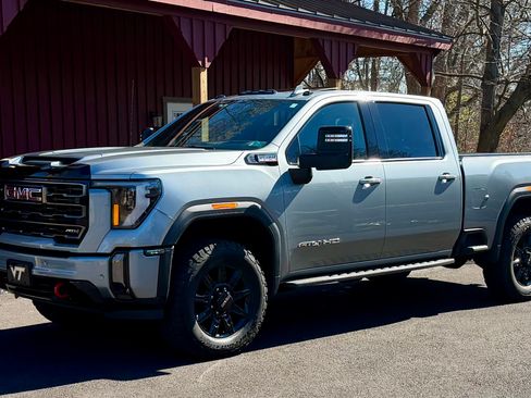 Used 2024 GMC Sierra 2500 AT4 w/ Technology Package image 1