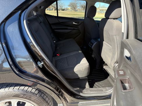 Used 2018 Chevrolet Equinox LT image 21