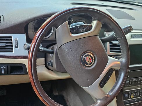 Used 2009 Cadillac Escalade Luxury image 4