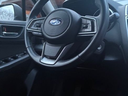 Used 2018 Subaru Outback 2.5i Premium image 10