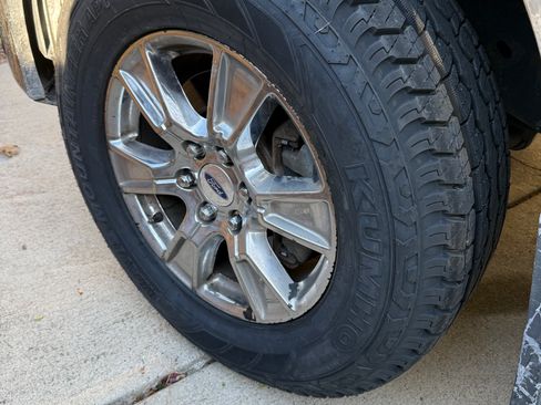 Used 2016 Ford F150 XLT w/ XTR Package image 12