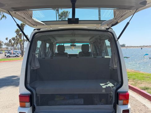 Used 2003 Volkswagen Eurovan MV FWD image 12