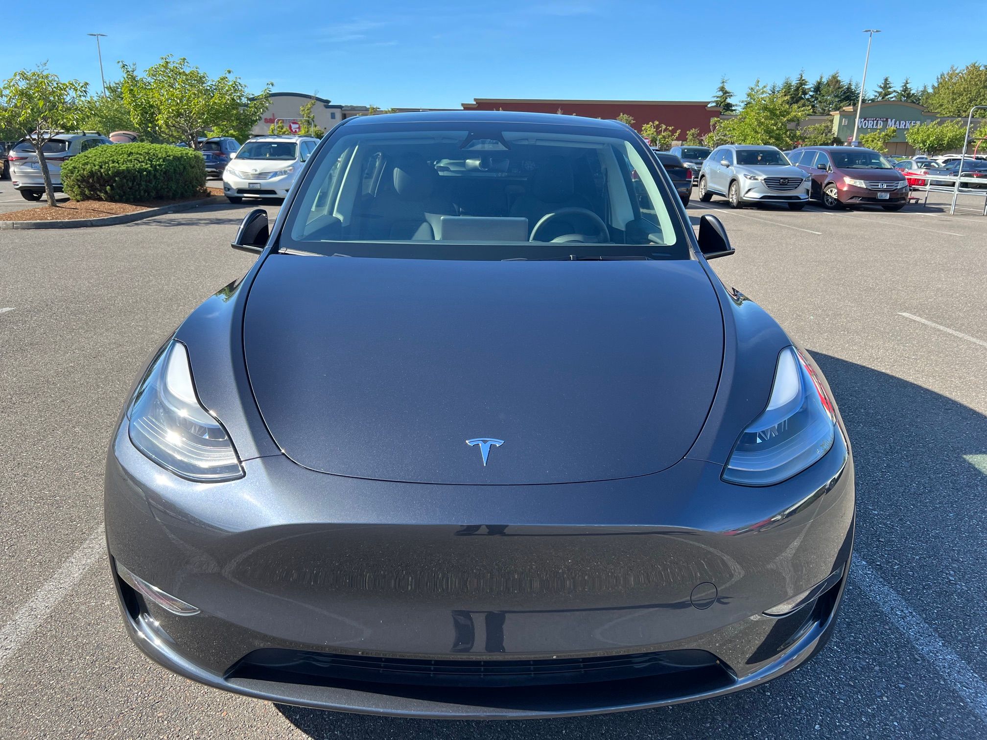 Used 2024 Tesla Model Y 2WD image 2