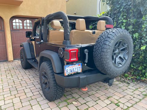 Used 2012 Jeep Wrangler Sport w/ Connectivity Group AWD/4WD image 30