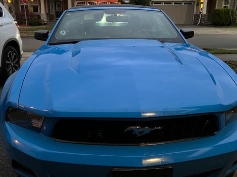 Used 2011 Ford Mustang Premium w/ 201A Rapid Spec Order Code image 12