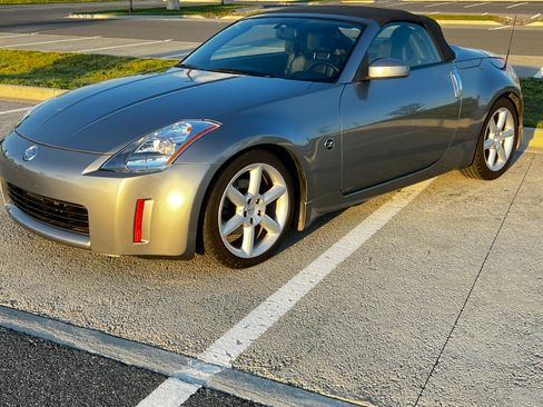 Used 2004 Nissan 350Z Touring RWD image 6