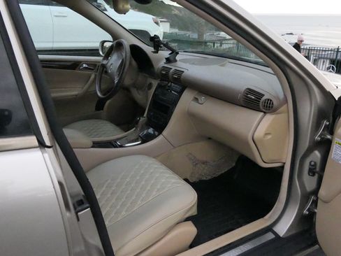Used 2001 Mercedes-Benz C 320 Sedan image 6
