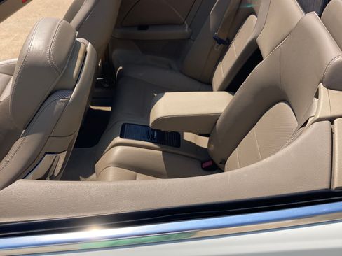 Used 2011 Mercedes-Benz E 550 Cabriolet image 12