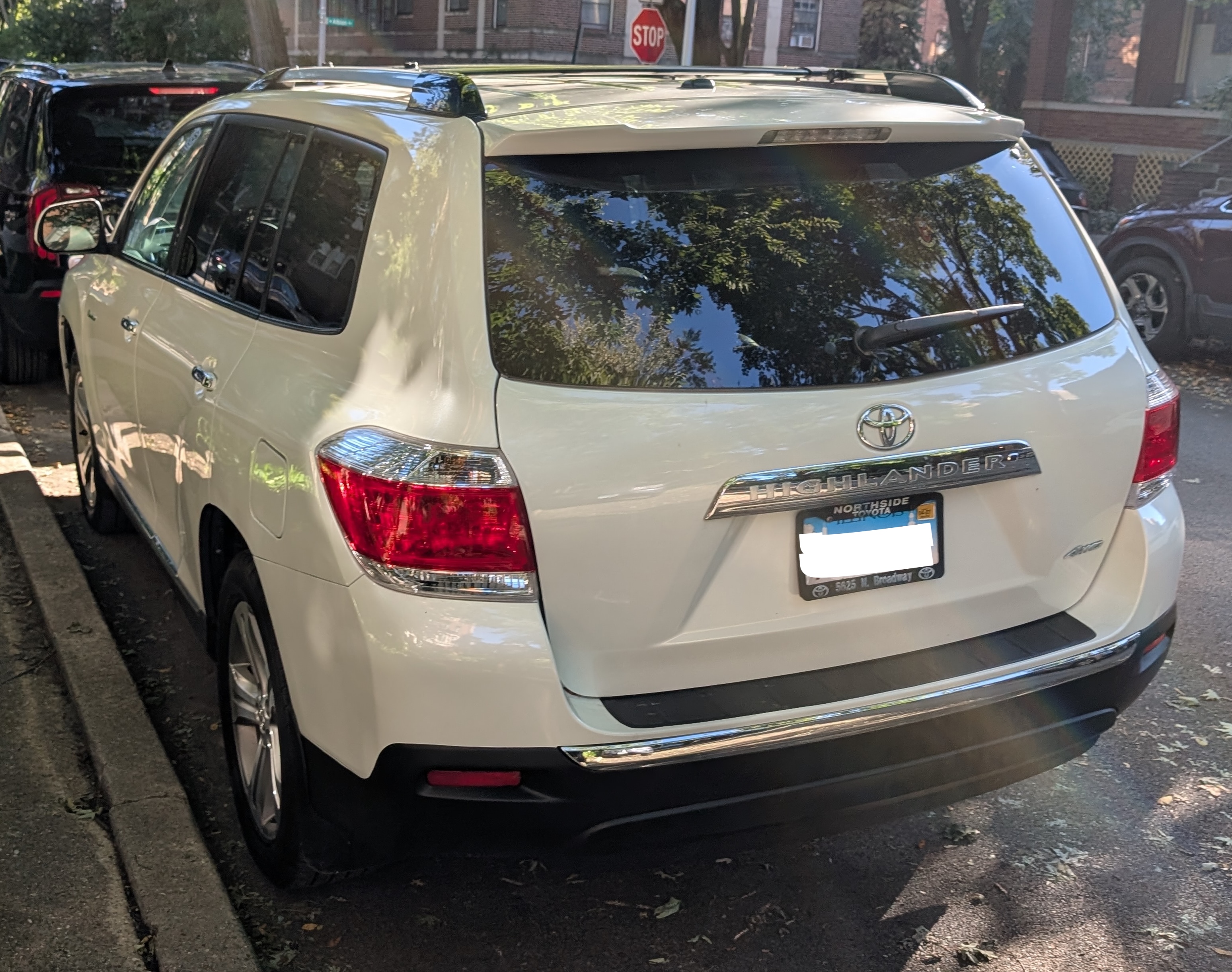 Used 2013 Toyota Highlander Limited AWD/4WD image 4