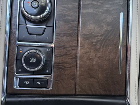 Used 2020 Ford Expedition Max Platinum image 9