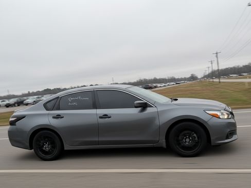 Used 2016 Nissan Altima 2.5 S w/ Power Driver Seat Package image 1