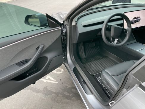 Used 2025 Tesla Model 3 Long Range image 11