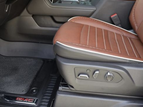 Used 2024 GMC Sierra 3500 Denali Ultimate image 13