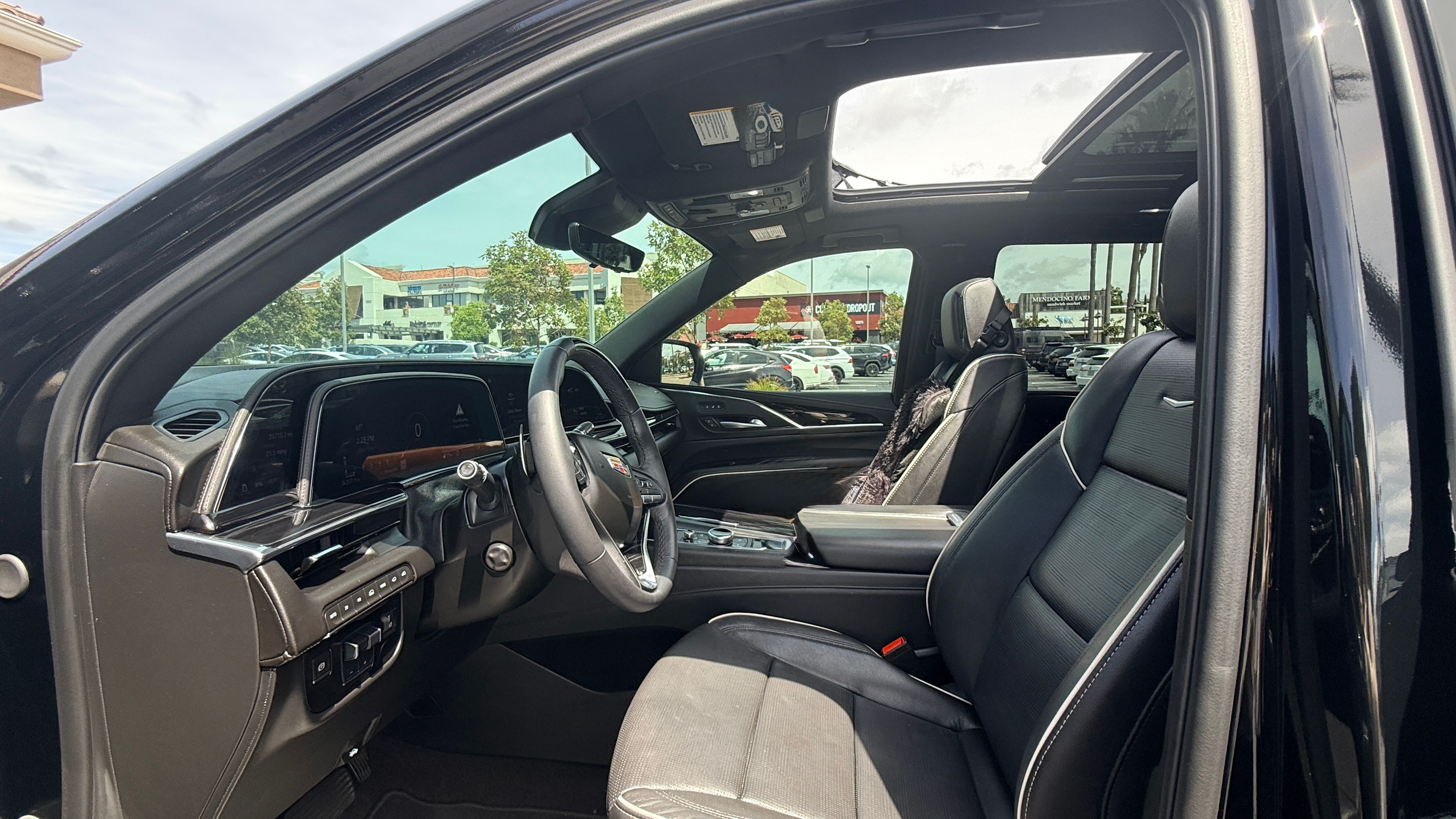 Used 2024 Cadillac Escalade Sport w/ LPO, ONYX Package AWD/4WD image 9