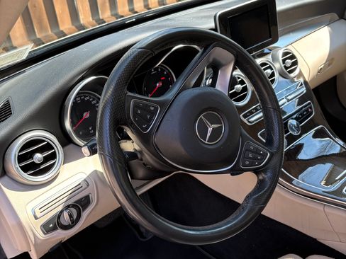 Used 2015 Mercedes-Benz C 300 4MATIC Sedan image 4