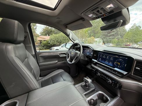 Used 2023 Chevrolet Silverado 1500 LTZ w/ LTZ Premium Package AWD/4WD image 18