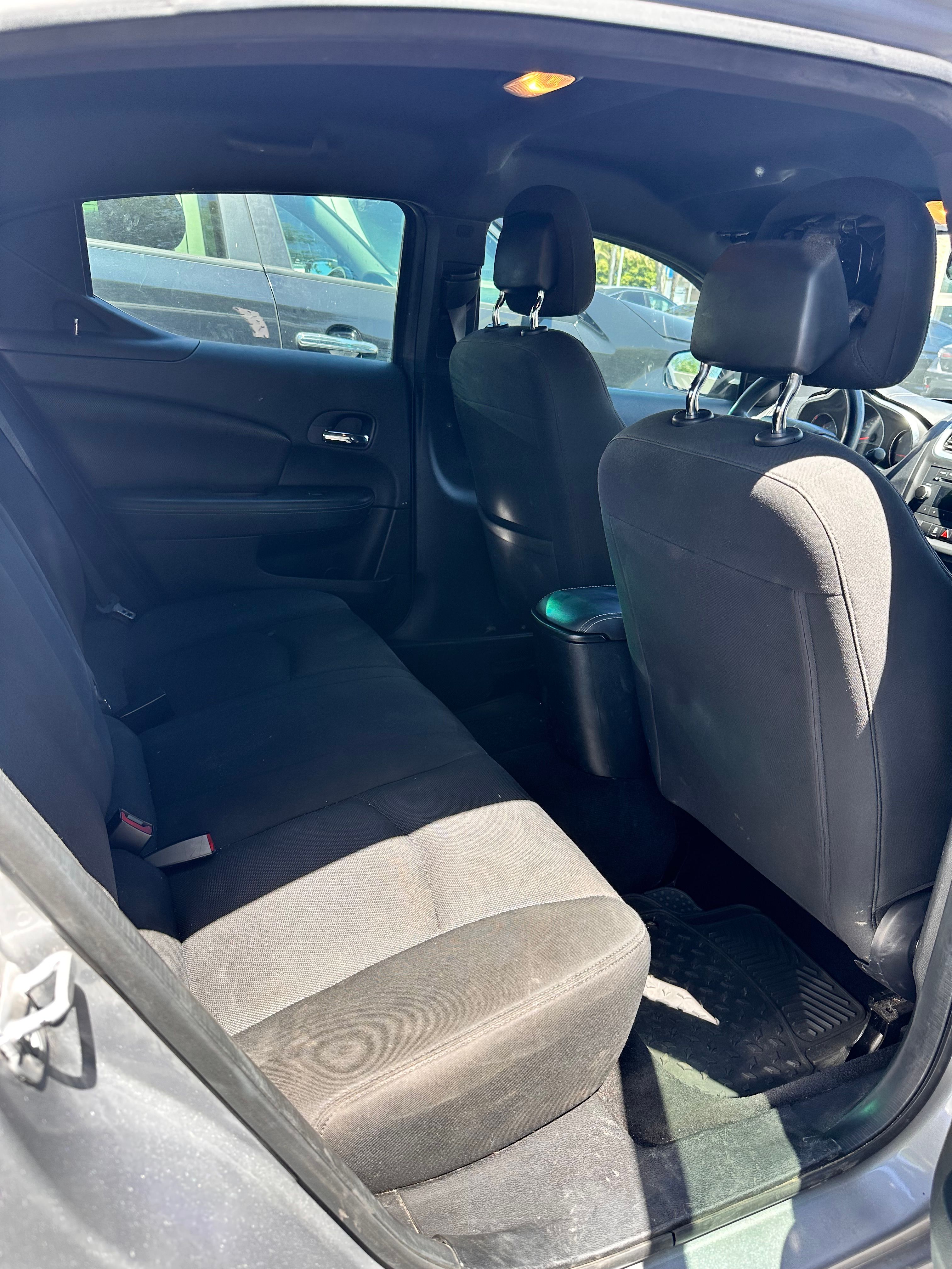 Used 2013 Dodge Avenger SE FWD image 8