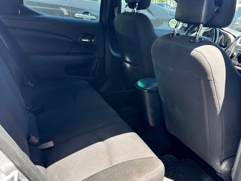 Used 2013 Dodge Avenger SE FWD image 8