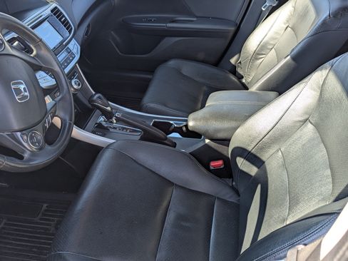 Used 2015 Honda Accord EX-L image 10