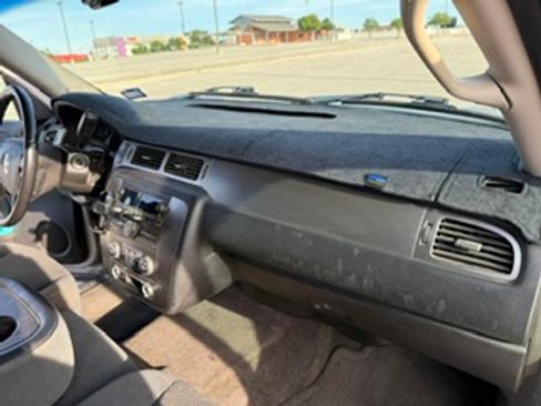 Used 2007 Chevrolet Suburban LS RWD image 17
