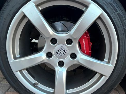 Used 2018 Porsche 718 Cayman S image 9