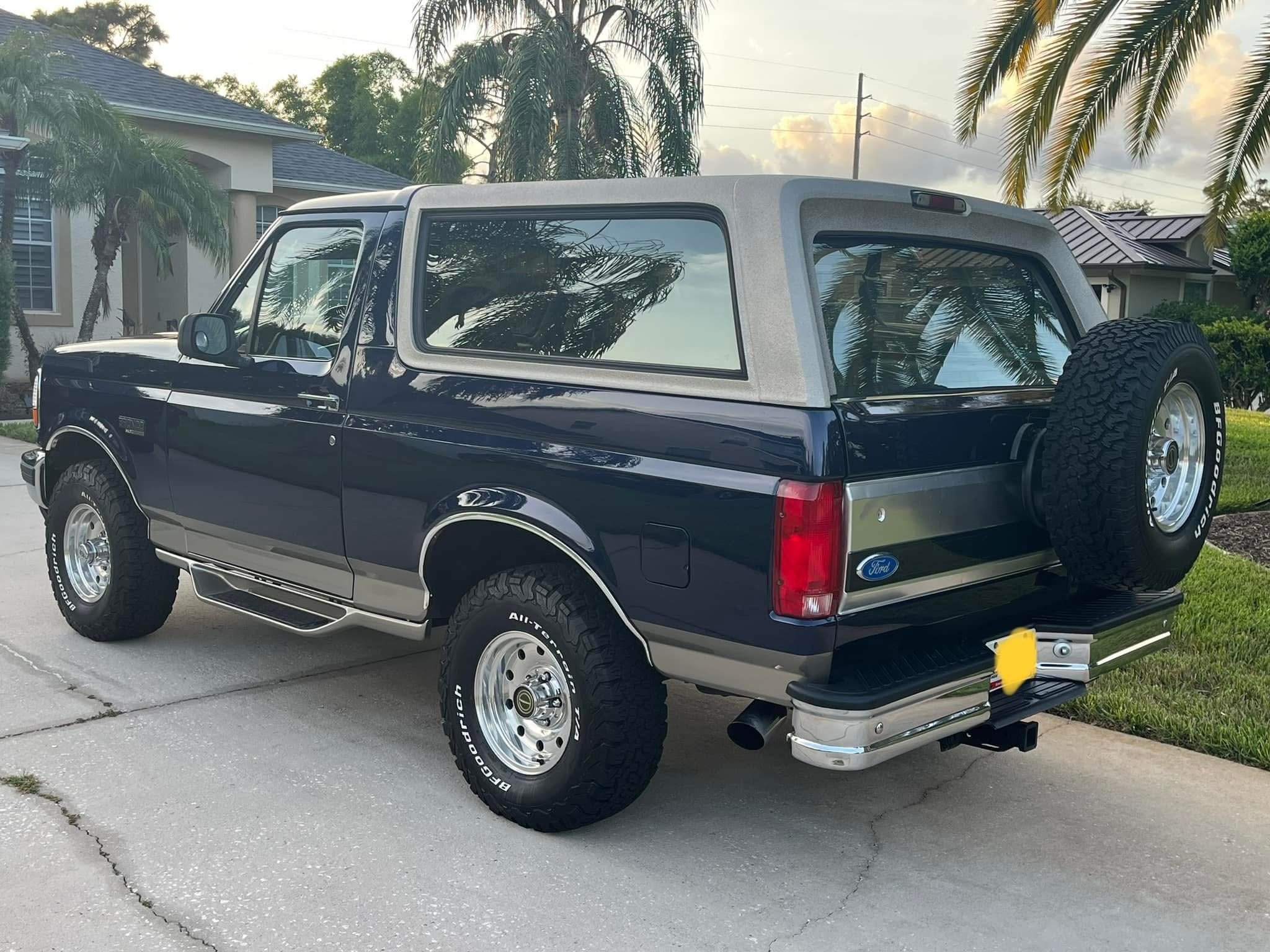 Used 1996 Ford Bronco AWD/4WD image 1
