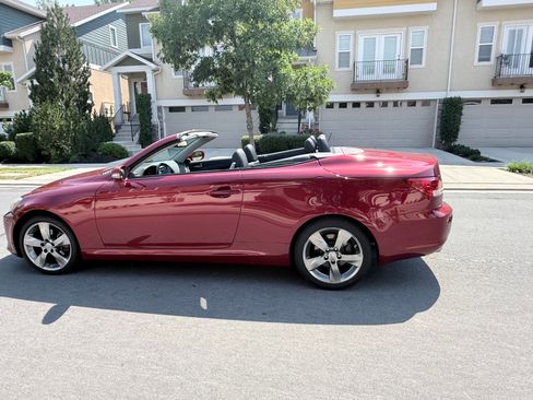 Used 2010 Lexus IS 250C RWD image 4