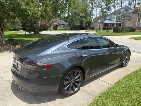 Used 2015 Tesla Model S 70D AWD/4WD image 8