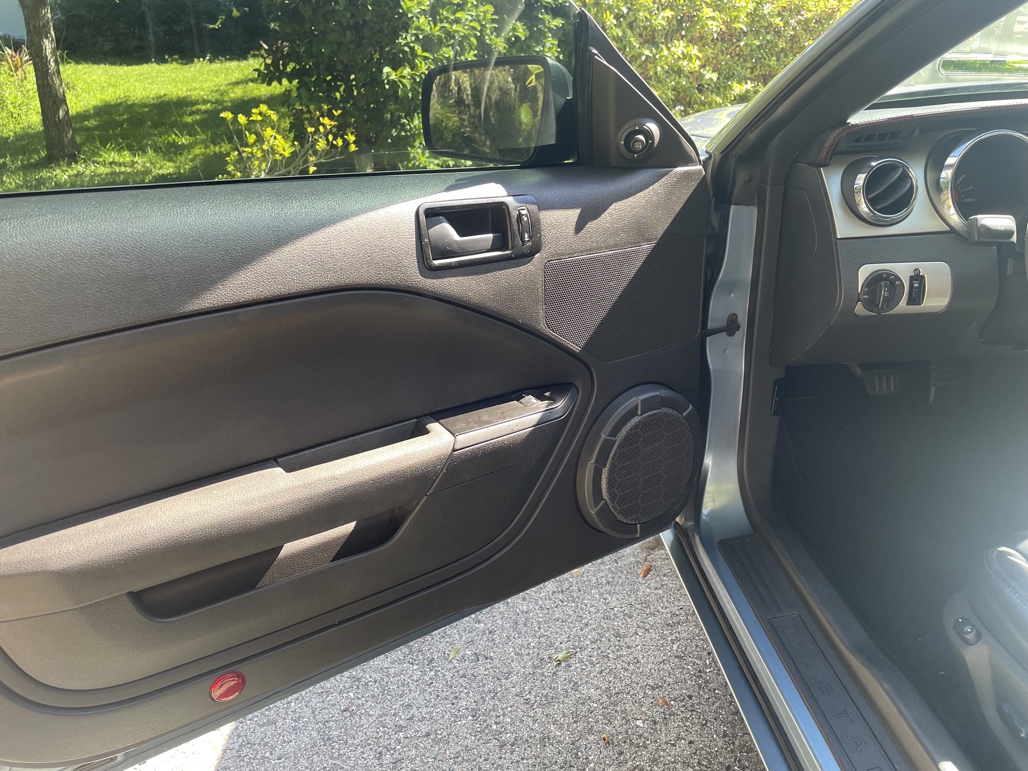 Used 2005 Ford Mustang GT Premium RWD image 20