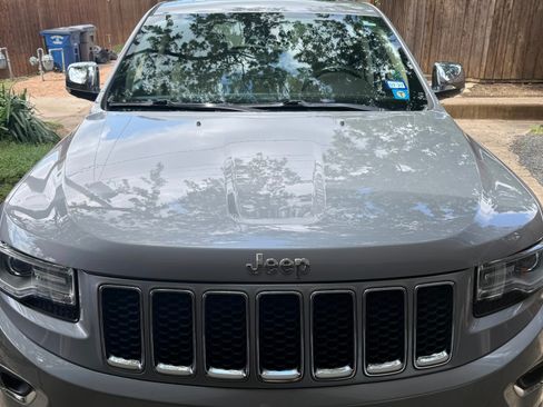 Used 2015 Jeep Grand Cherokee Overland w/ Advanced Technology Group RWD image 2