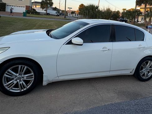Used 2010 INFINITI G37 Journey w/ Premium Pkg image 1