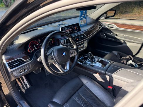 Used 2016 BMW 750i xDrive AWD/4WD image 8
