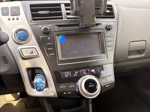 Used 2012 Toyota Prius V Five image 10