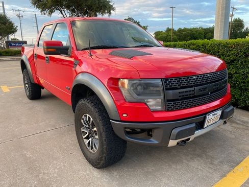 Used 2014 Ford F150 Raptor w/ Equipment Group 801A Luxury AWD/4WD image 9