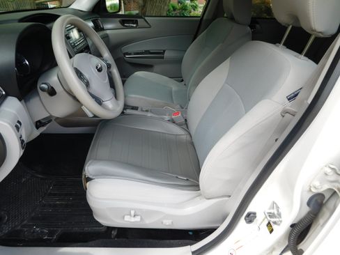 Used 2012 Subaru Forester 2.5X Premium AWD/4WD image 10