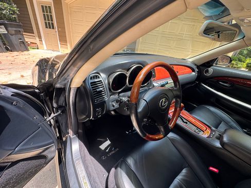 Used 2002 Lexus SC 430 Convertible image 24